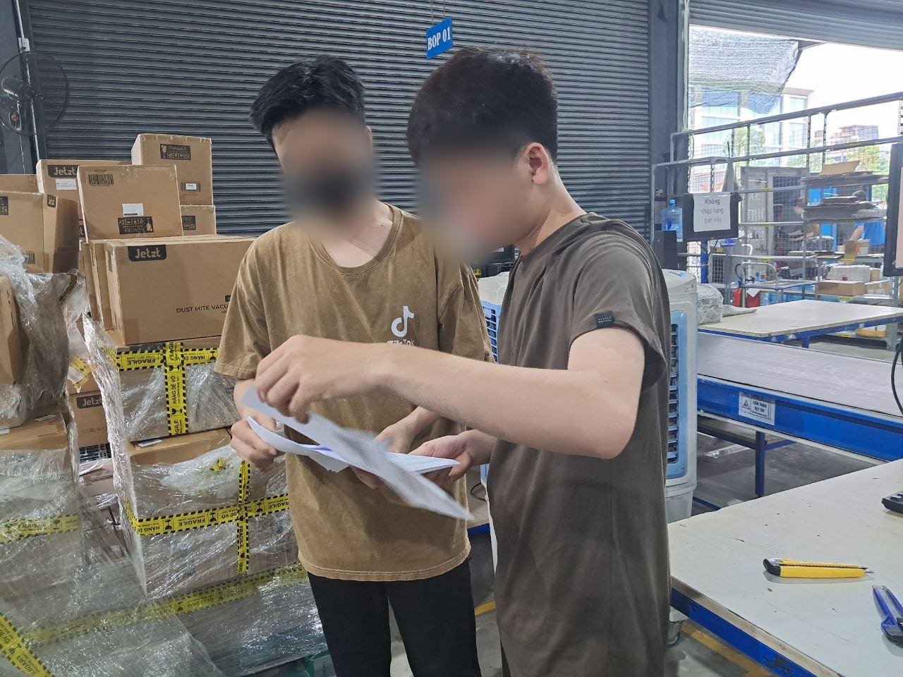 Kiểm phiếu nhập và đánh dấu hàng dễ vỡ ngay từ cửa kho