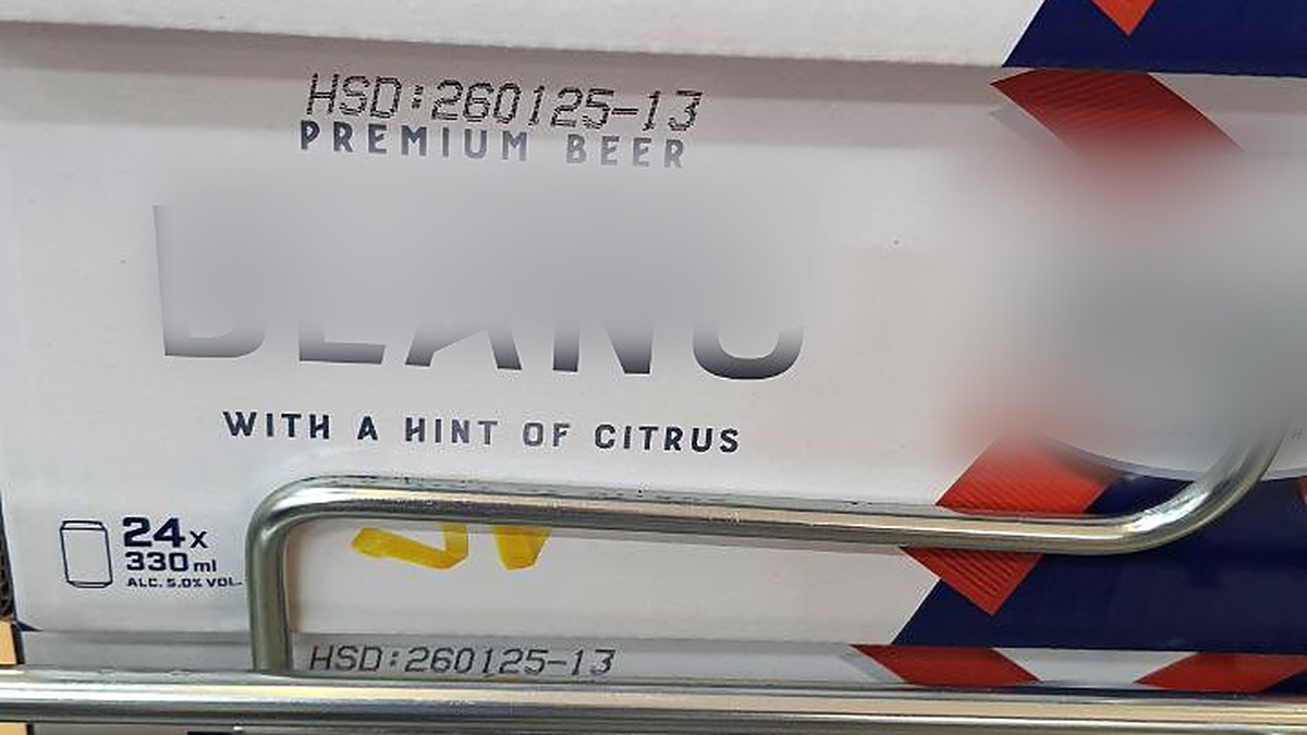 Mã hạn sử dụng HSD in trên thùng carton trong kho, dãy sáu chữ số có thể đọc theo hai cách khác nhau